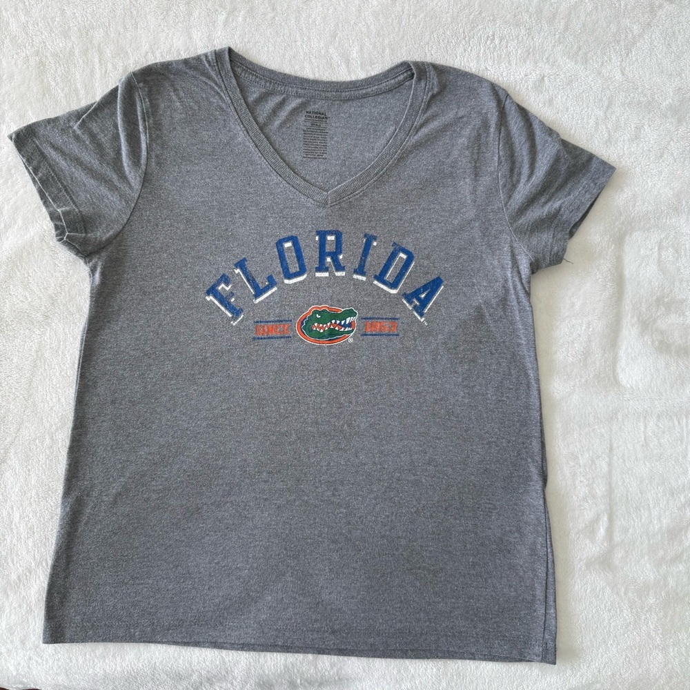 Women’s grey Florida Gators V-Neck T-Shirt, small